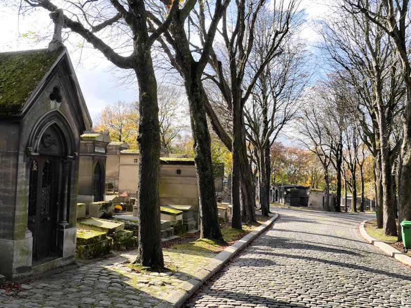 Allée du cimetière du Père Lachaise